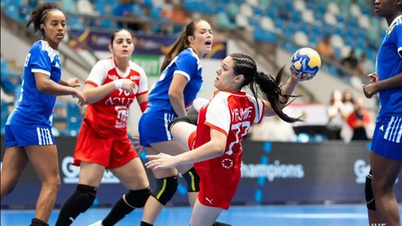 منتخب مصر يتحدى الصين في ربع نهائي بطولة العالم للناشئات اليوم